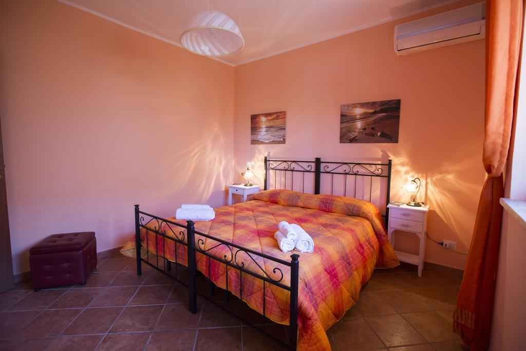 Villa Di Franco Чефалу Екстериор снимка