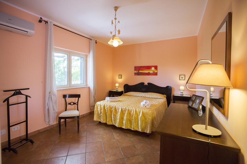 Villa Di Franco Чефалу Екстериор снимка