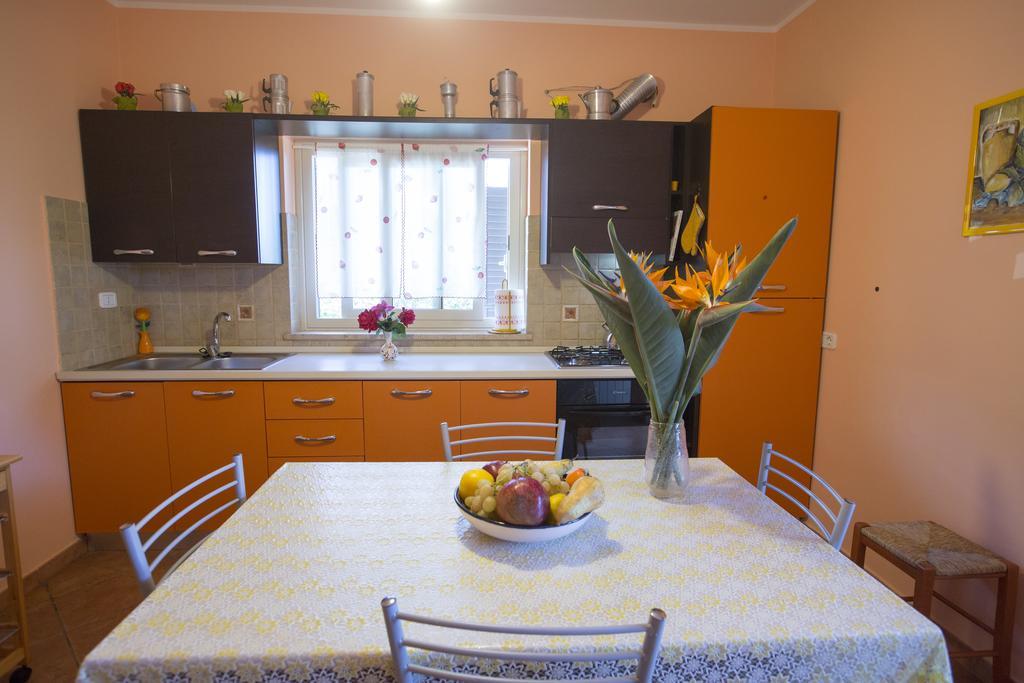 Villa Di Franco Чефалу Екстериор снимка