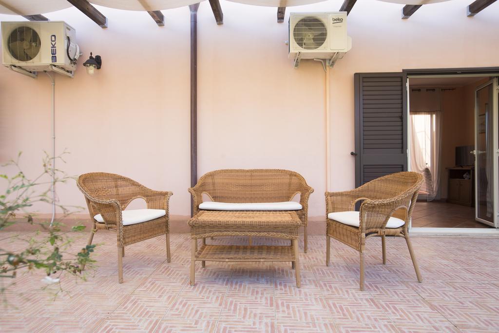Villa Di Franco Чефалу Екстериор снимка