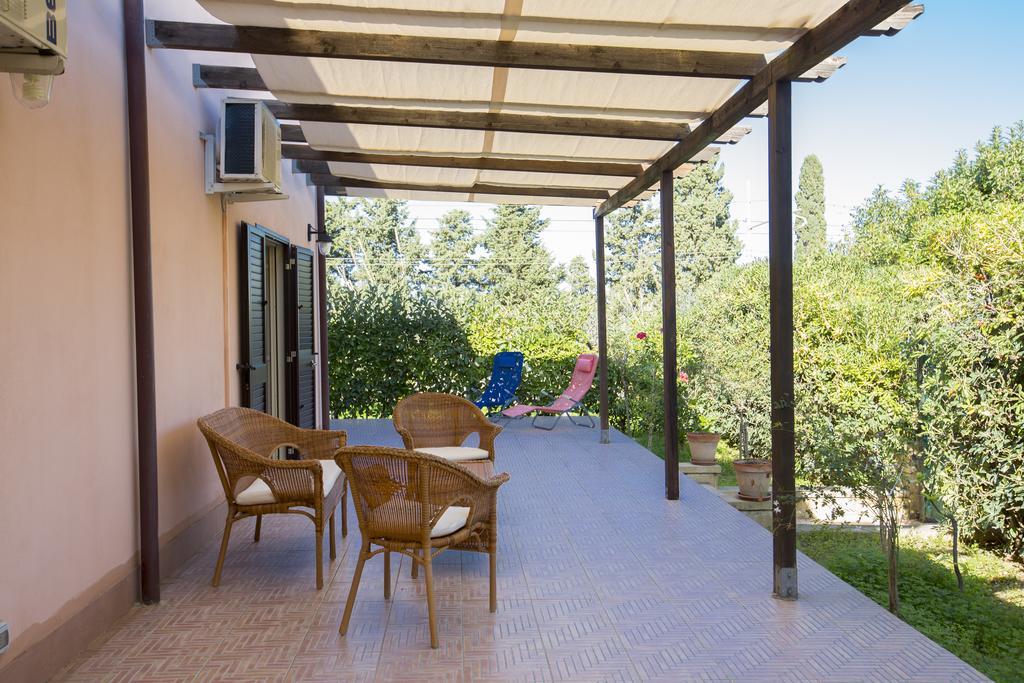 Villa Di Franco Чефалу Екстериор снимка